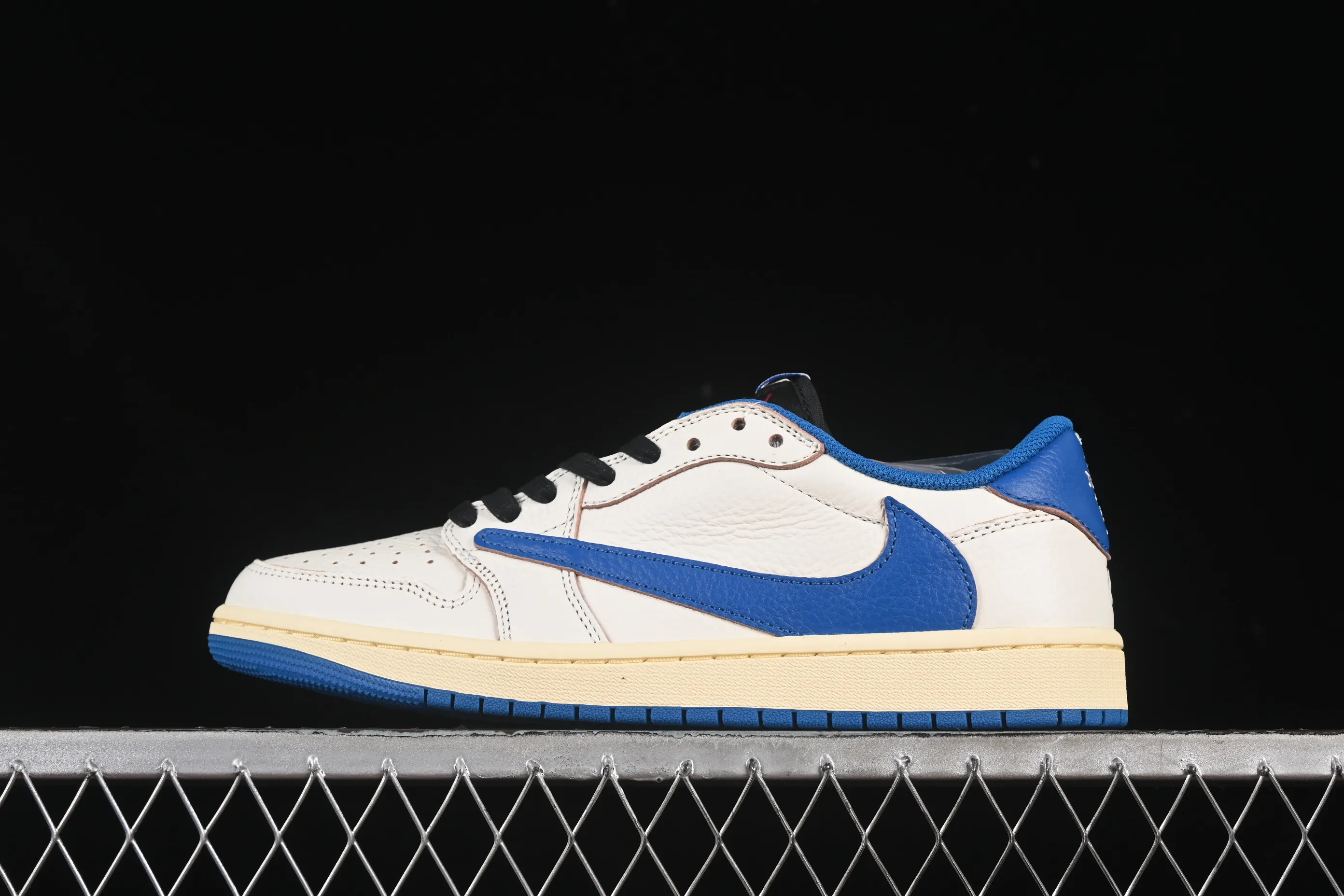 All categories Air Jordan Jordan series basketball shoes Air Jordan 1 Low High-end customized low-top sneakers OG version Travis Scott x Air Jordan 1 Low OG AJ1 Joe 1 undercut low-top DM7866-104